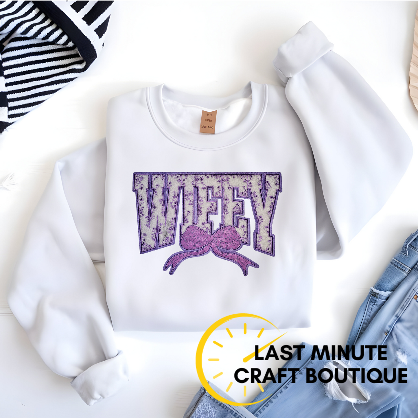 "WIFEY" patch-Crewneck