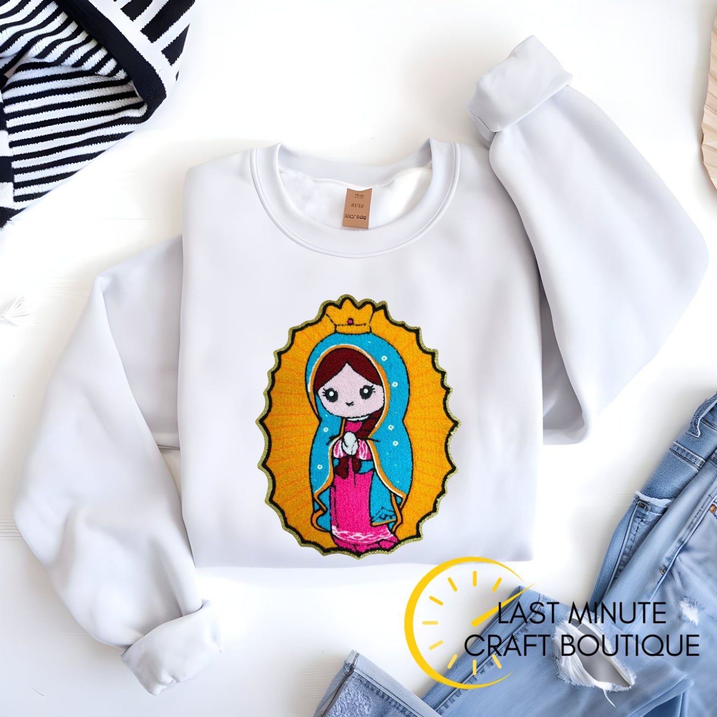 Crewneck with Our Lady patch
