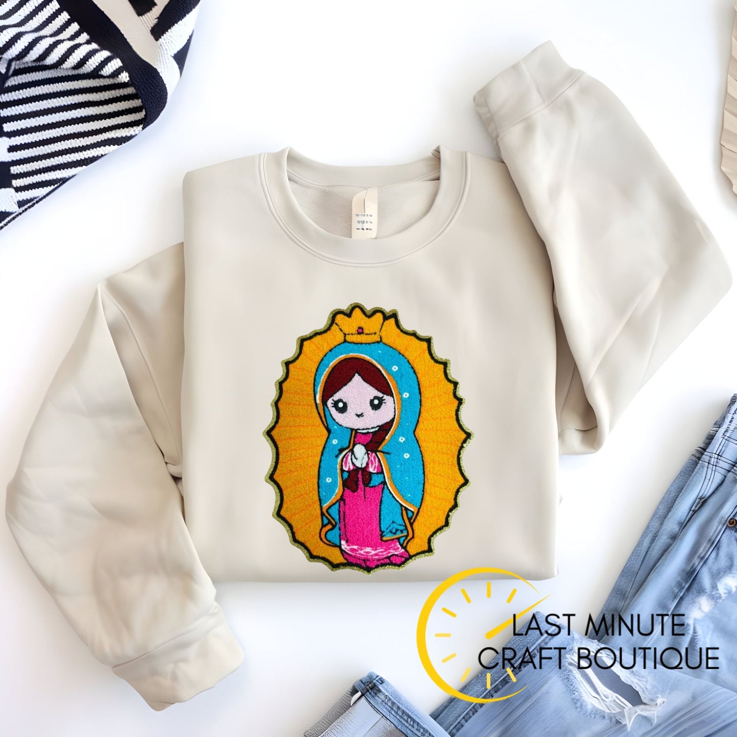 Crewneck with Our Lady patch